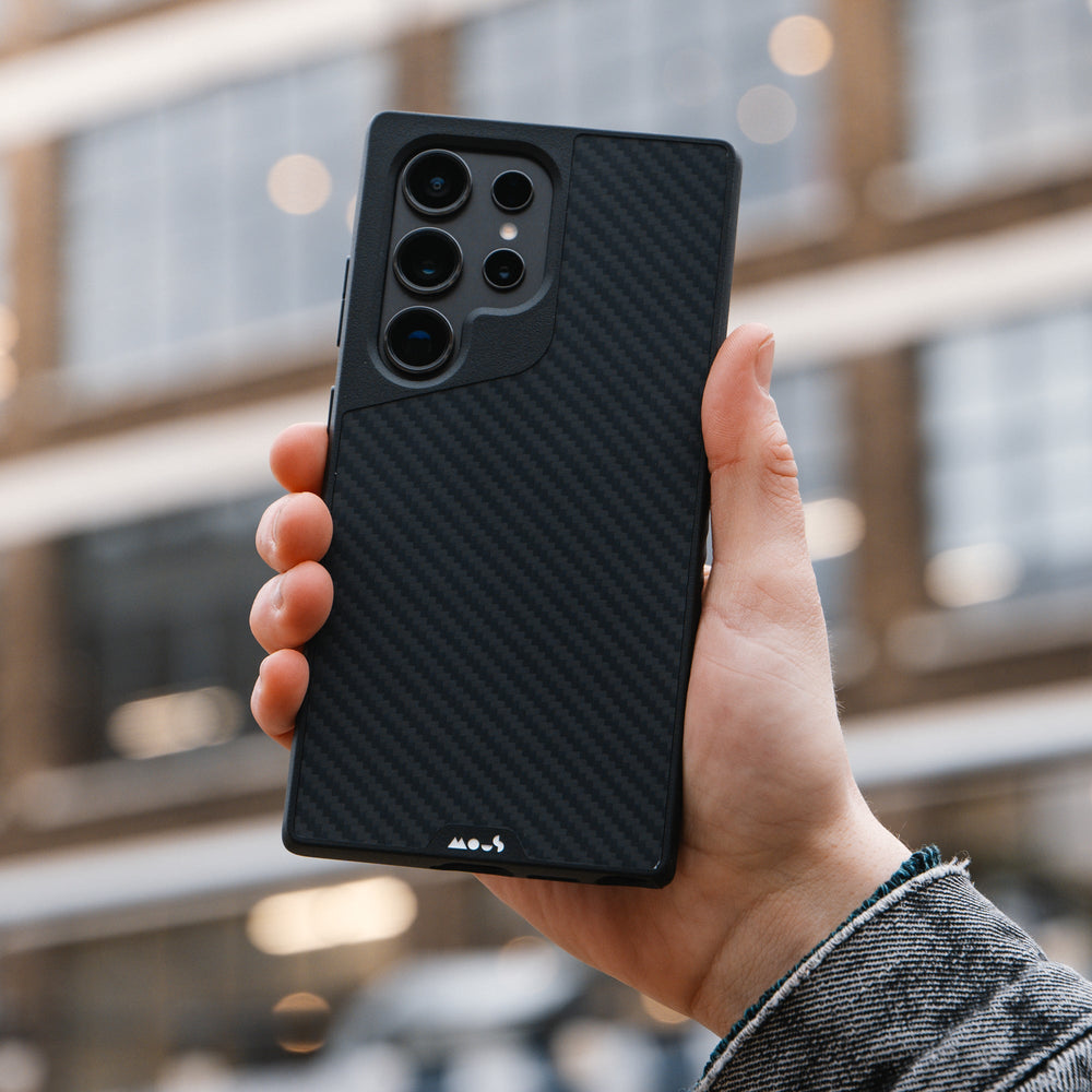Explore the advanced MagSafe® compatible technology featured in the Aramid Fibre Limitless 5.0 case for Galaxy S24 ULTRA. | Galaxy S24 Ultra